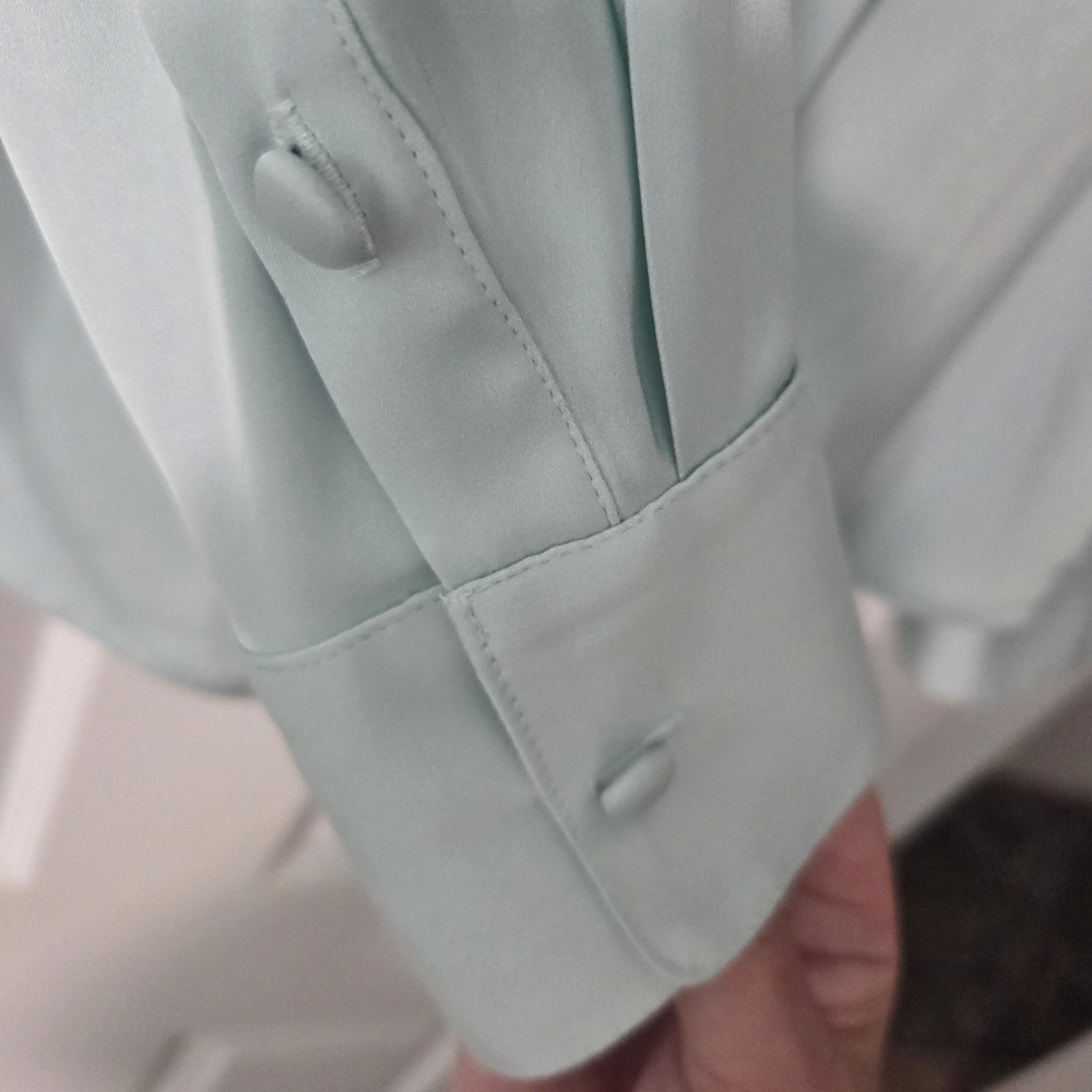 Chic Light Blue Button-Down Shirt - image 4